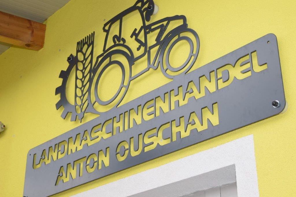 www.landmaschinen-ouschan.at